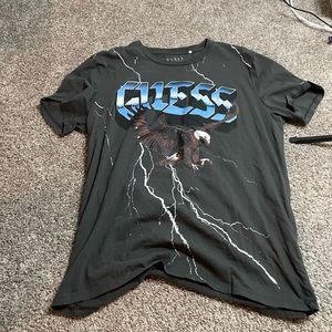 Guess vintage tee size XL (fits L)